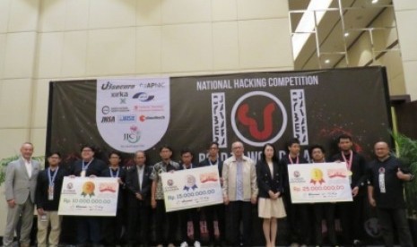 Tim R.O.P yang sukses jadi juara dua Cyber Jawara 2019.