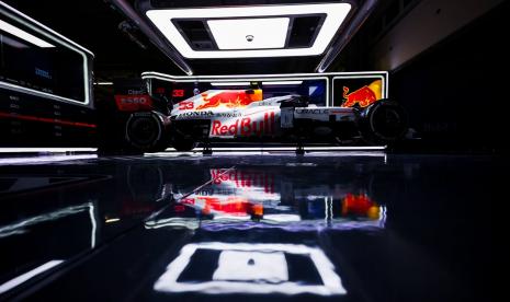 Tim Red Bull Racing dan Scuderia AlphaTauri menggunakan liveri khusus yang didedikasikan untuk Honda pada seri balap F1 Grand Prix Turki.