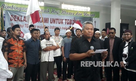 Tim Relawan TGBest Jawa Barat menyatakan dukungan kepada Gubernur NTB TGH Muhammad Zainul Majdi atau Tuan Guru Bajang (TGB) untuk maju dalam Pilpres 2019 di Bandung, Jawa Barat, Jumat (16/3).