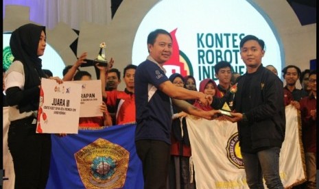 Tim Robotika Universitas Negeri Yogyakarta (UNY) menjuarai Kontes Robot Sepak Bola Indonesia Beroda (KRSBI Beroda).