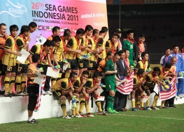 Tim sepakbola Malaysia berhasil meraih emas dalam ajang SEA Games 2011, GBK Jakarta, Senin, (21/11). (Republika Online/Fafa)