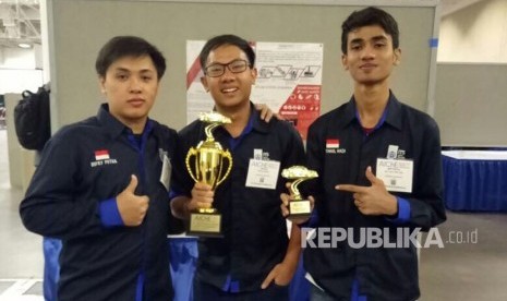 Tim Spektronics Institut Teknologi Sepuluh Nopember (ITS)  meraih juara satu race competition sekaligus best video dalam ajang Chem E Car terbesar di dunia yang diselenggarakan American Institute of Chemical Engineers (AIChE). 