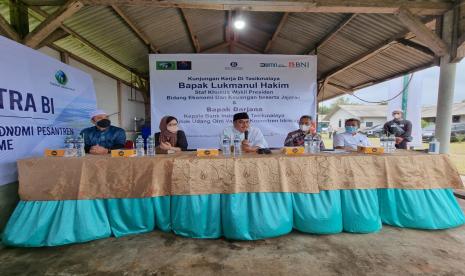 Tim Staf Khusus Wakil Presiden RI Bidang Ekonomi dan Keuangan melakukan kunjungan kerja ke Tasikmalaya, Kamis (14/10).