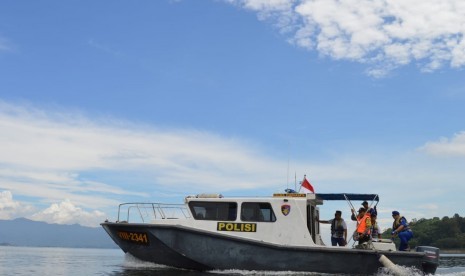 Tim Survei dan Pemetaan Polres Purwakarta, menyirisi DAS Citarum yang melintasi wilayah itu, Kamis (24/5). Tim menemukan enam titik kerusakan DAS akibat erosi.