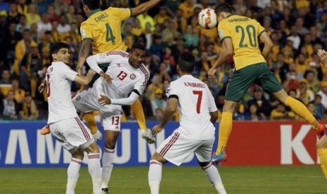 Timnas Australia (kuning) saat menghadapu Uni Emirat Arab di semifinal Piala Asia 2015.