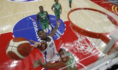 Timnas Basket Korea Selatan bertanding lawang Timnas Basket Nigeria di Piala Dunia Basket FIBA 2019 di Wuhan Sport Center, Wuhan, Cina, pada Rabu (9/4).