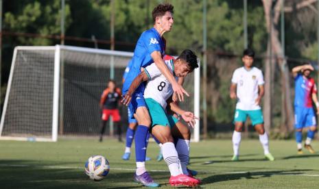 Timnas Indonesia saat bertanding melawan Cakallikli Spor di Lapangan Kempinski Hotel Football, Antalya, Turki, Senin (24/10/2022).