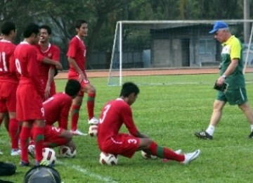 Timnas Indonesia tengah berlatih di bawah asuhan pelatih Wim Rijsbergen