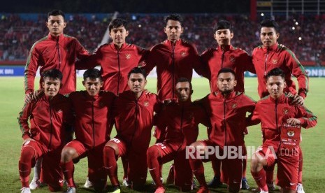 Timnas Indonesia U19 ketika melawan Timnas Laos U19 dalam penyisihan grup A Piala AFF U19