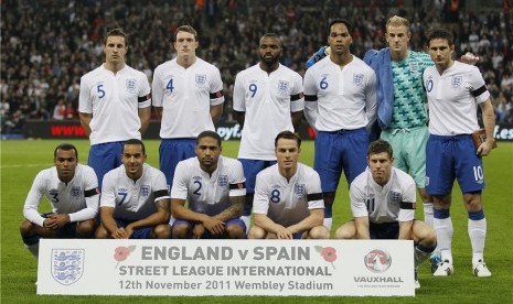 Timnas Inggris berfoto bersama sebelum laga internasional lawan Spanyol di Stadion Wembley, London, beberapa waktu lalu. 