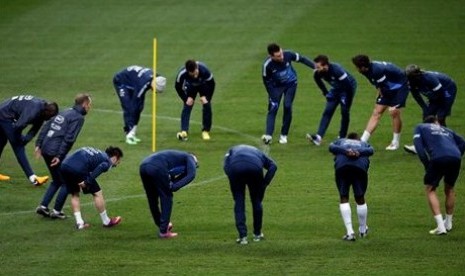 Timnas Prancis sedang berlatih di Stade de France, Saint Denis, luar Paris pada Februari 2013