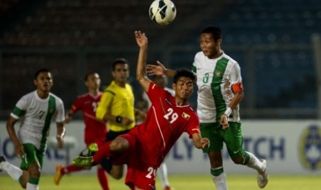 Timnas U-19 ketika meladeni Myanmar. 