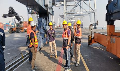 Timor Port melalui Bollore Port menjalin kerjasama dengan PT PMLI terkait dengan kebutuhan pelatihan tenaga operator crane jenis Ship to Shore (STS). 