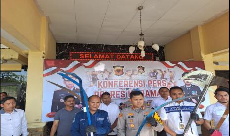 Tindak Tegas Pelaku Tawuran, Polres Indramayu Amankan Pelaku dan Sajam