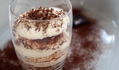 Tiramisu termasuk hidangan pencuci mulut yang mudah untuk disiapkan.