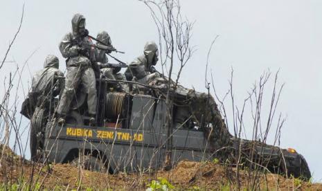 TNI Angkatan Darat membangun satuan Nuklir Biologi Kimia (nubika).