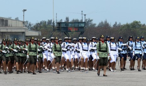 TNI menjadi salah satu lembaga yang dipercaya publik versi Indo Barometer.