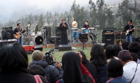 Tohpati Ethnomission dalam Jazz Gunung di Java Banana Bromo Sukapura, Probolinggo, Jawa Timur, Sabtu (9/7) petang.