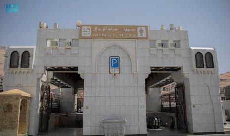 Toilet laki-laki di di Masjid Nabawi, Madinah, Arab Saudi. Masjid Nabawi Miliki Fasilitas Terbesar di Dunia