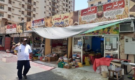 Toko musiman di sekitar hotel jamaah haji di kawasan Syisah, Makkah.