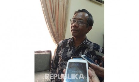 Tokoh Masyarakat Jawa Timur dan Tokoh NU serta mantan Ketua MK Mahfud MD