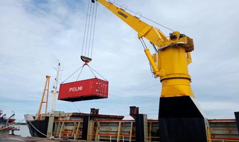 Tol Laut dengan filosofi Ship Follow The Trade menjadikan jalur lintasan niaga selatan Papua langsung melonjak ramai dengan meningkatnya distribusi logistik di wilayah Timur Indonesia.