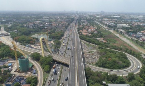 Tol Layang Jakarta Cikampek, Kamis (19/12).