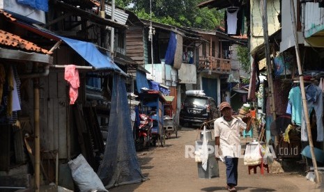 Tolak Penggusuran: Aktivitas warga perkampungan Bukit Duri, Jakarta Selatan, Jumat (5/8).