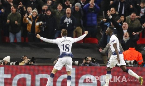   Tottenham Hotspur menang 3-0 atas Borussia Dortmund dalam laga leg pertama babak 16 besar Liga Champions di Stadion Wembley Inggris, Kamis (14/2).