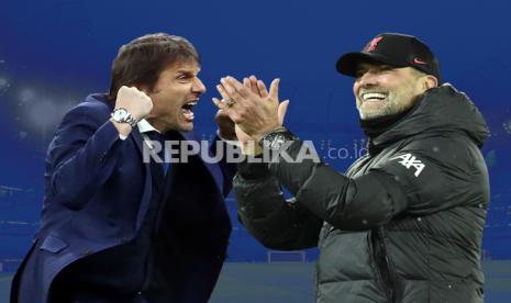 Tottenham Hotspur vs Liverpool, duel taktik Antonio Conte (kiri) dengan Juergen Klopp.