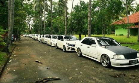 Touring dan Rakerchap White TangRay.