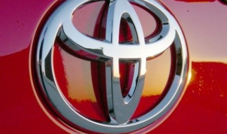 Toyota. Penjualan Toyota di AS sepanjang 2021 adalah sekitar 2,3 juta, tumbuh 10 persen dibandingkan tahun lalu.