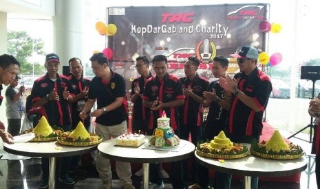 Toyota Agya Club gelar Kopdargab dan Charity serta perayaan HUT ke-3 TAC Chapter Bekasi