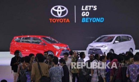 Toyota Calya pada pembukaan GIIAS 2016 di Tangerang 