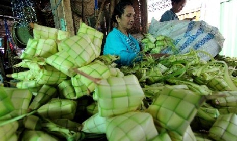 Tradisi Kenduri Ketupatan di Binjai.