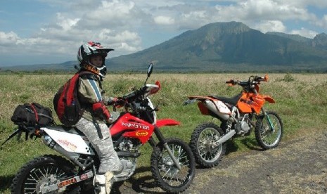 Trail menyusuri lereng Gunung Merapi