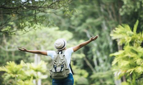 Wisata berkelanjutan adalah tentang membuat pilihan yang lebih cerdas dalam setiap aspek perjalanan.