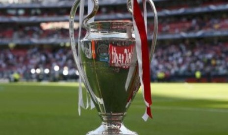 Trofi Liga Champions.