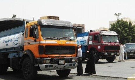 Truk pengangkut air di Madinah, Arab Saudi.