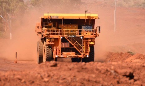 Truk tambang milik perusahaan tambang Australia, Rio Tinto di lokasi tambang mereka di Yandicoogina di Pilbara. 