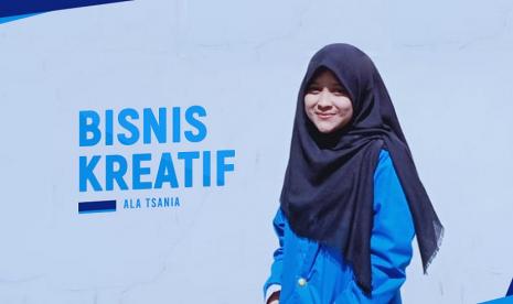 Tsania Nuraini Futri, salah satu mahasiswa Universitas BSI (Bina Sarana Informatika)  Tasikmalaya berhasil mendirikan bisnis kreatif dengan nama Plural Gift. Plural Gift merupakan suatu usaha dalam bidang industri kreatif, menjual berbagai macam hadiah yang bisa dijadikan pilihan. 