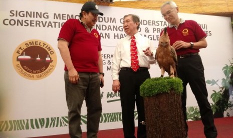 TSI menandatangani Memorandum of Understanding (MoU) kerja sama konservasi Elang Jawa bersama perusahaan peleburan dan pemurnian tembaga PT Smelting.