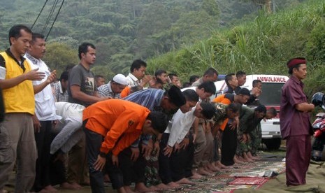 Tunaikan sholat dimanapun berada, agar berkah Allah selalu datang