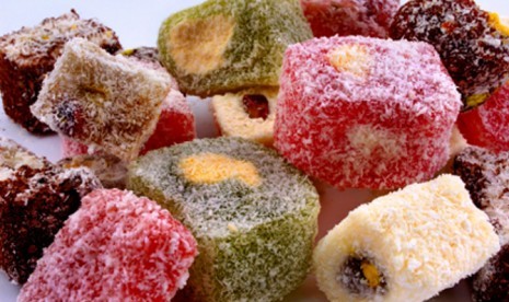 Turkish Delight (permen Turki) jadi dua makanan yang sering menjadi hadiah makanan bagi tetangga dan hadiah bagi anak-anak.