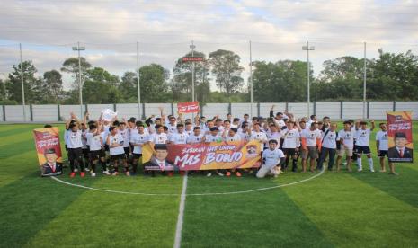 Turnamen mini soccer di Laros Mini Soccer, Landasan Ulin Selatan, Kecamatan Liang Anggang, Kota Banjarbaru. 