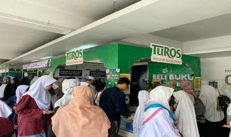 Turos Pustaka di stand Islamic Book Fair Jakarta