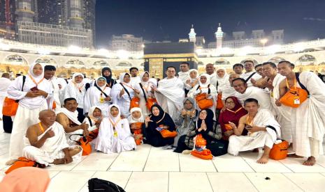 Tursina Travel memberangkatkan 500 jamaah dari program umrah gratis yang diinisiasi Wali Kota Bandarlampung, Eva Dwiyana. Jamaah umrah yang diberangkatkan berasal dari beragam kalangan dari ASN hingga tuna netra.