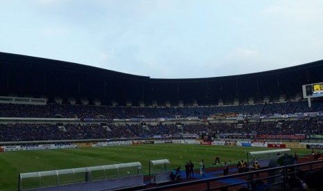 Suasana di dalam Stadion Gelora Bandung Lautan Api, Bandung/ilustrasi.