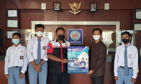 UBSI kampus Pontianak menerima siswa-siswi SMK yang praktik PKL.