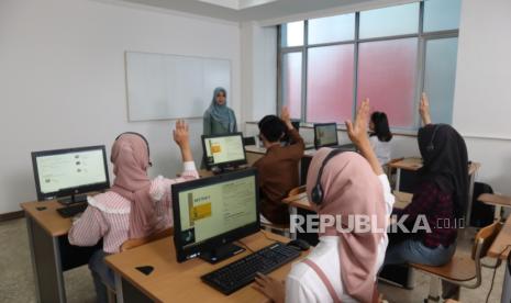 UBSI Kampus Tegal mengundang siswa-siswa yang ingin mengembangkan potensi di bidang teknologi informasi untuk bergabung dan memanfaatkan peluang pendidikan serta beasiswa yang tersedia